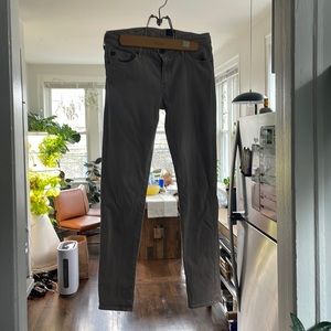 AG Adriano Goldschmied “the Stevie Ankle”. Slim straight leg jean.